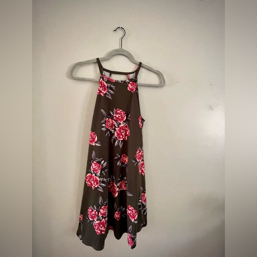 Nine Britton Mini Halter Dress - Size Medium